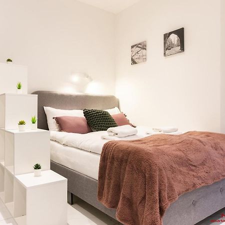 Apartment Nearto Old Town Halicka Street Cracóvia Exterior foto